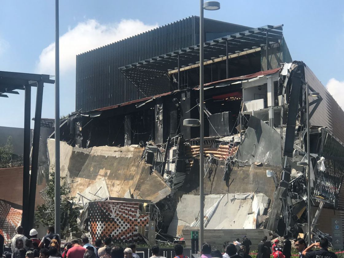 Video: se derrumba construcción en Artz Pedregal